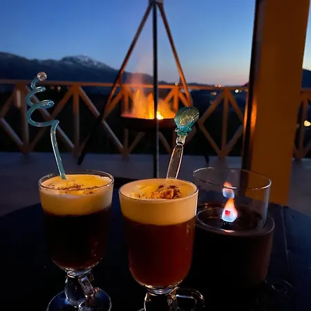 Dom wakacyjny With Stunning Views And Outdoor Jacuzzie