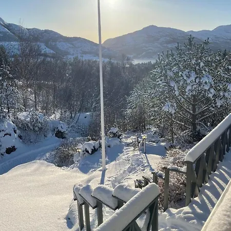With Stunning Views And Outdoor Jacuzzie *